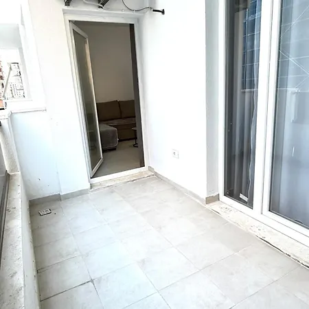Gretas 8 Apartamento Golem (Tirana)